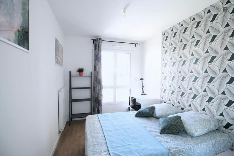 Chambre - 12 m² - 4 pièces
