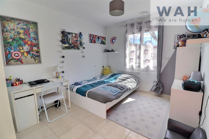 Maison - 140 m² - 5 pièces