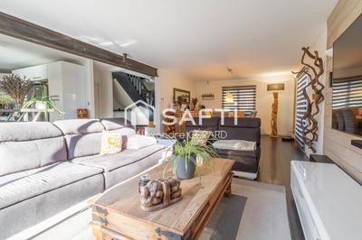 Maison - 230 m² - 8 pièces