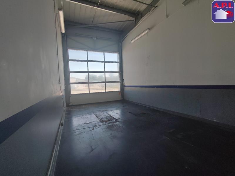 Local d'activités - 411 m²