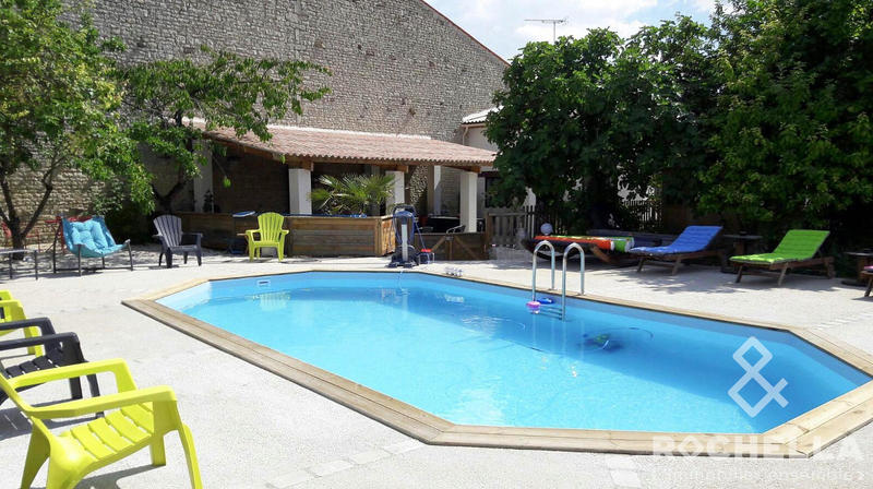 Maison - 362 m² - 8 pièces