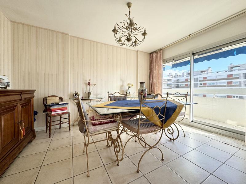 Appartement - 99 m² - 5 pièces