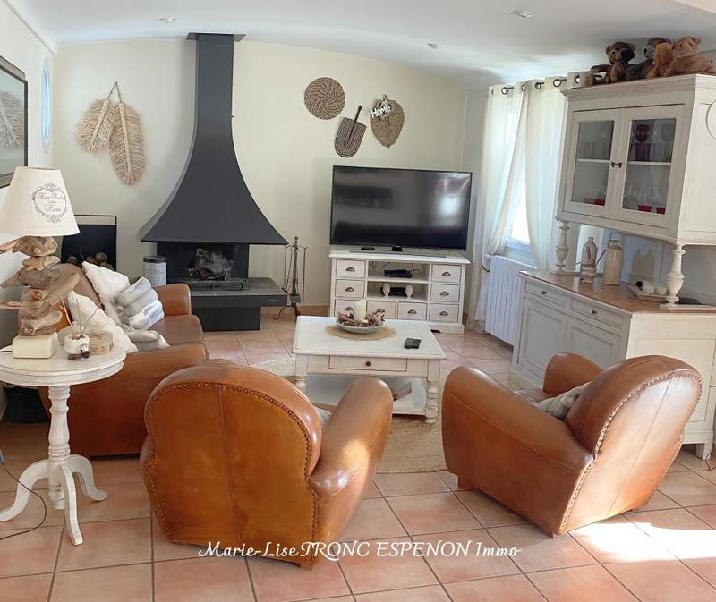 Maison - 210 m² - 8 pièces