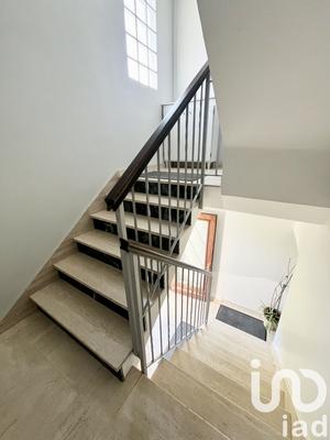 Maison - 330 m² - 13 pièces