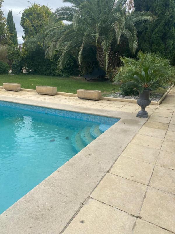 Maison - 300 m² - 8 pièces