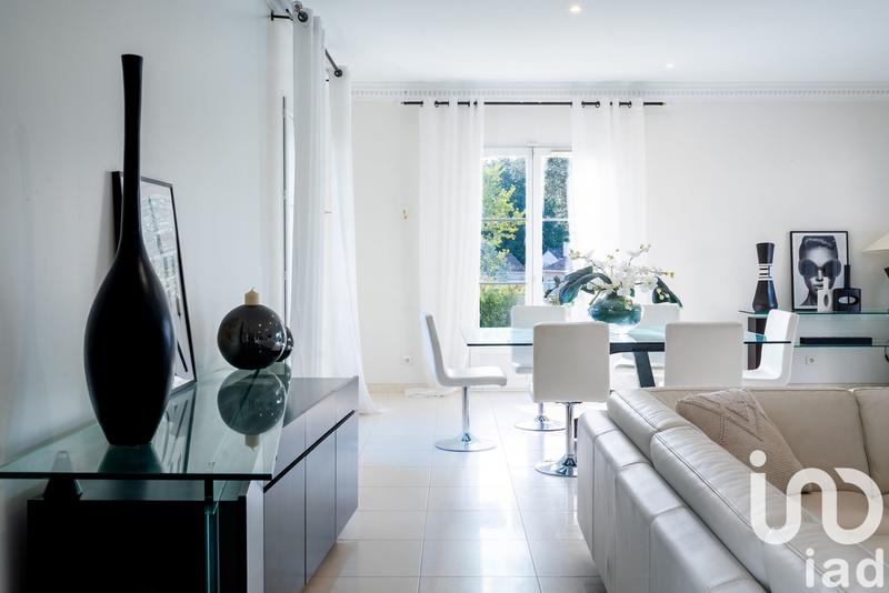 Maison - 252 m² - 8 pièces