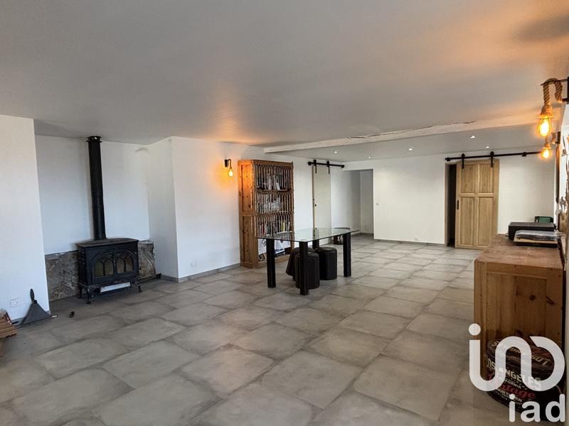 Maison - 270 m² - 9 pièces