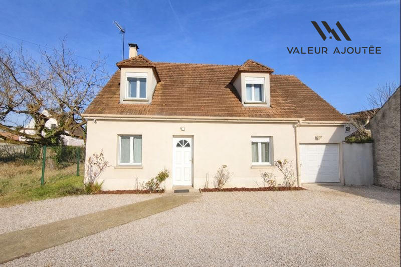 Maison traditionnelle - 109 m² - 6 pièces