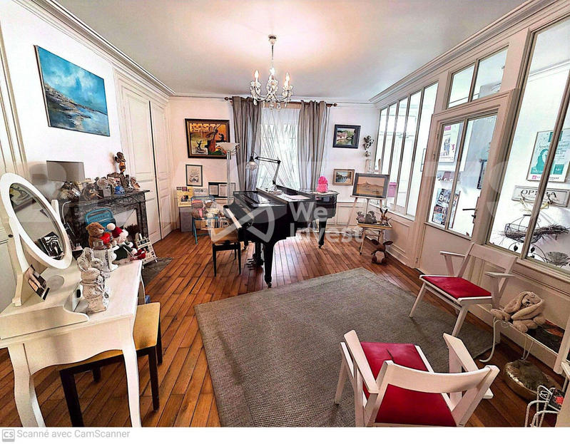 Maison - 180 m² - 6 pièces