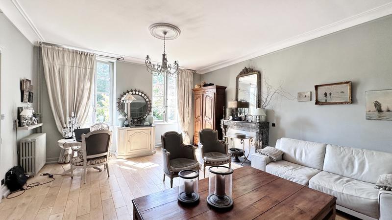 Maison bourgeoise - 330 m² - 9 pièces