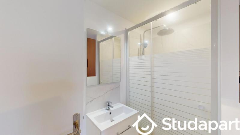 Chambre - 11 m² - 1 pièce