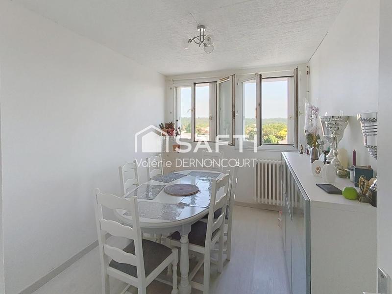 Appartement - 98 m² - 6 pièces