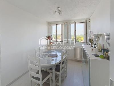 Appartement - 98 m² - 6 pièces