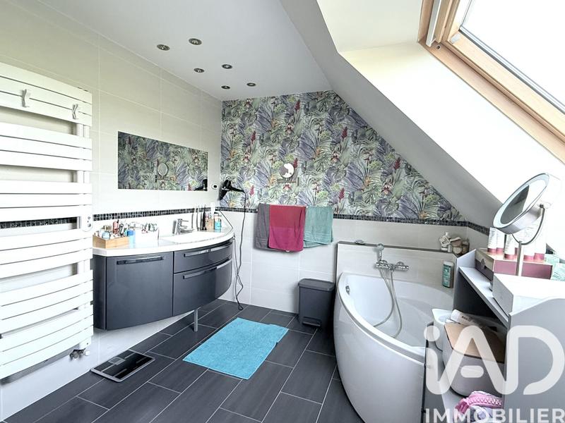 Maison - 140 m² - 5 pièces