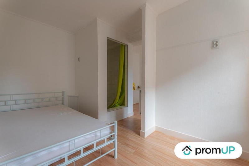 Maison - 295 m² - 9 pièces