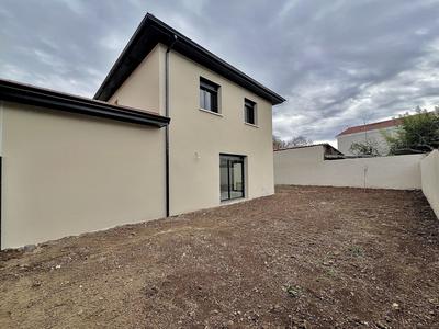 Maison - 96 m² - 4 pièces