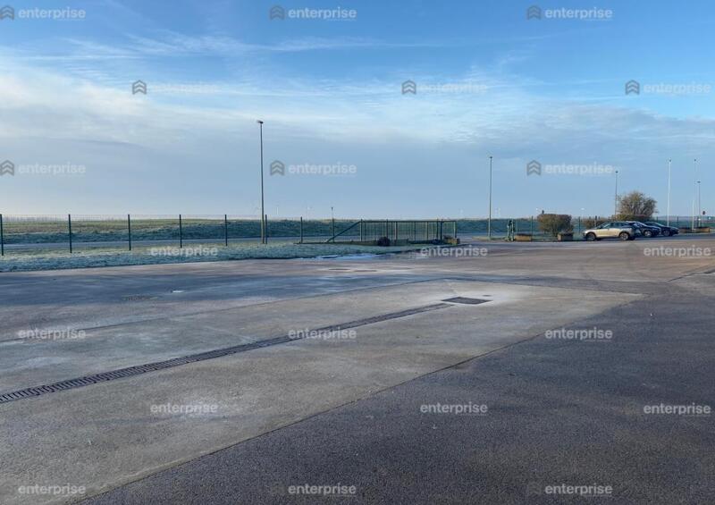 Local d'activité / Entrepôt - 1 700 m²