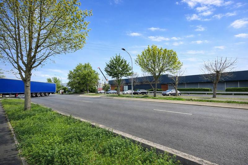 Entrepôt - 2 000 m²