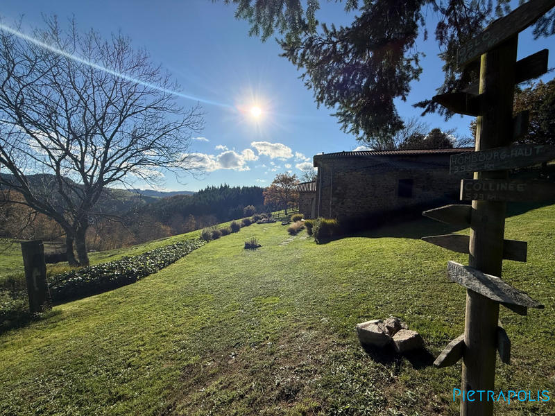 Maison - 200 m² - 5 pièces