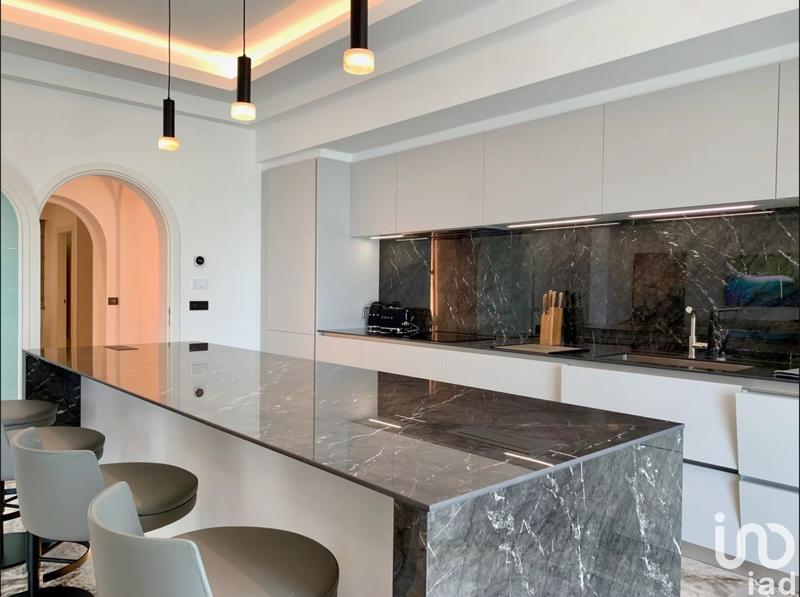 Appartement - 220 m² - 4 pièces