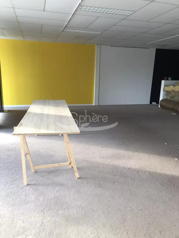 Local commercial - 350 m² - 1 pièce