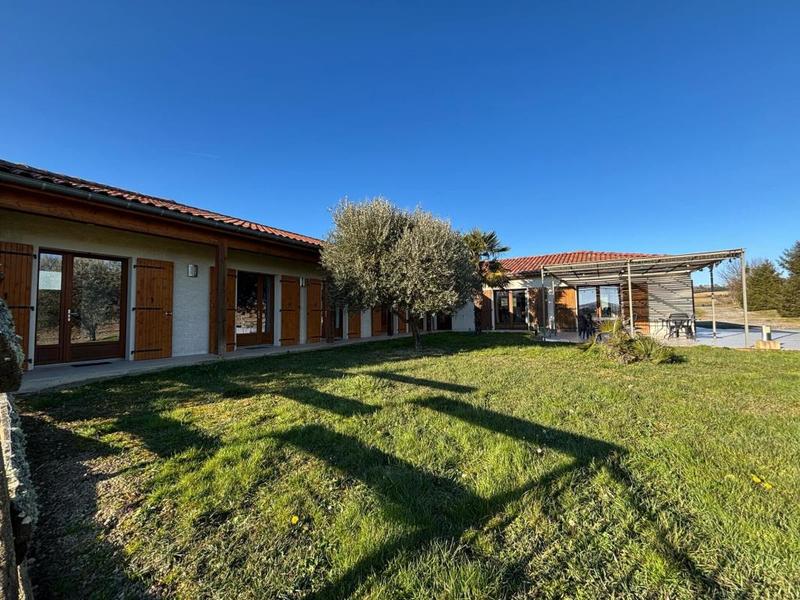 Maison de campagne - 570 m² - 13 pièces