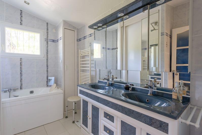 Mas - 130 m² - 5 pièces