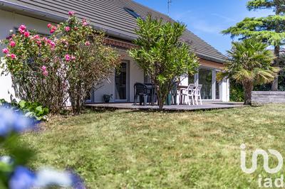 Maison - 290 m² - 9 pièces