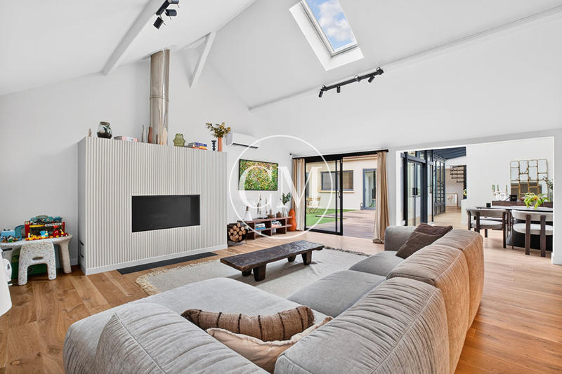 Maison - 215 m² - 6 pièces