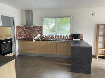 Maison - 182 m² - 8 pièces