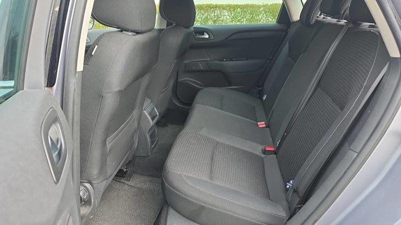 Citroën C4 II 1.6 BlueHDi 120 Eat6 Feel - Automatique