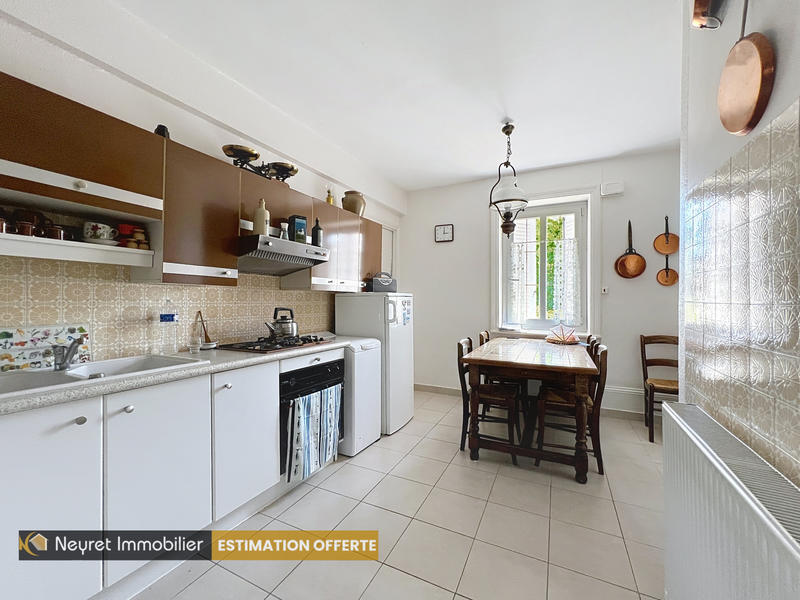 Maison - 172 m² - 8 pièces