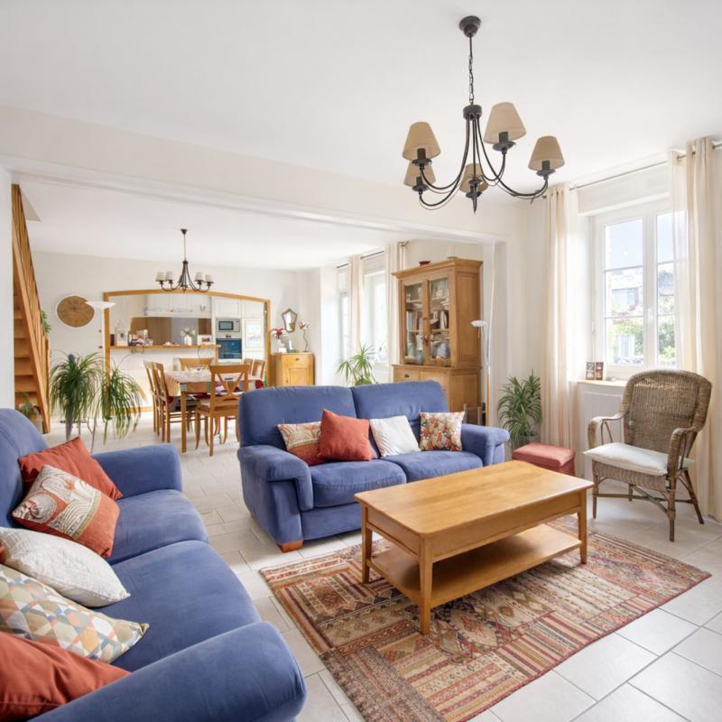 Maison - 174 m² - 8 pièces