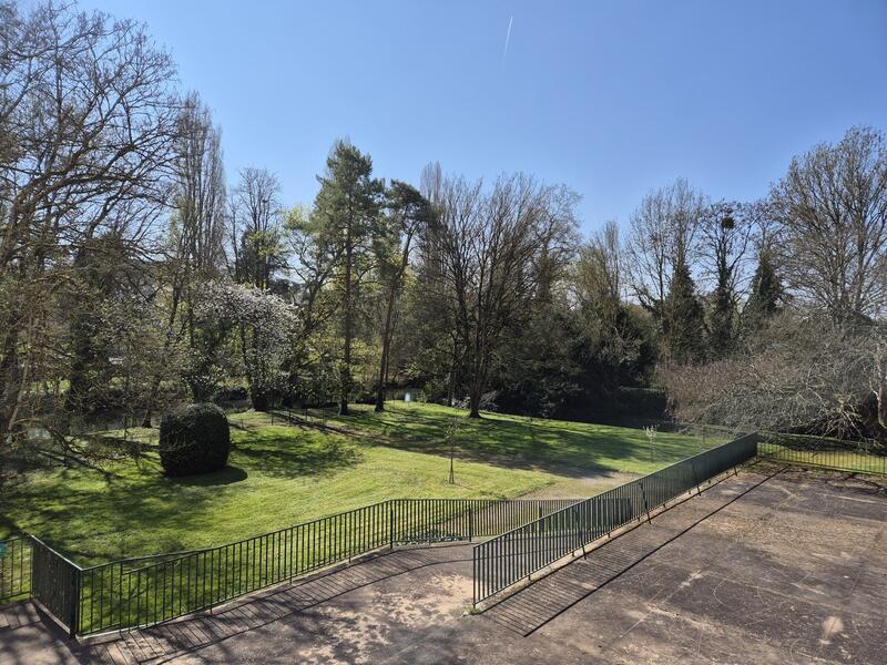 Appartement - 90 m² - 5 pièces