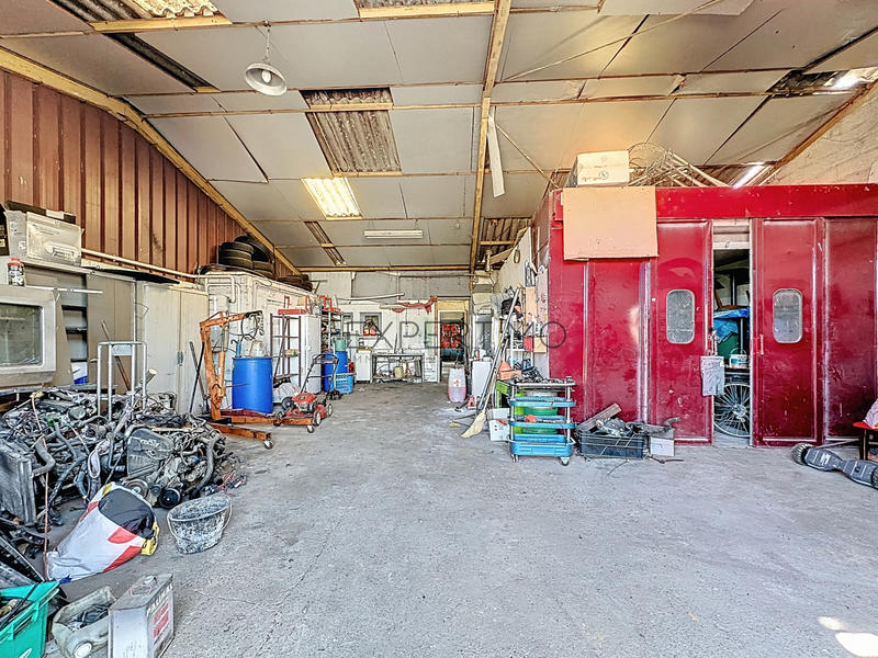 Local d'activités - 300 m²