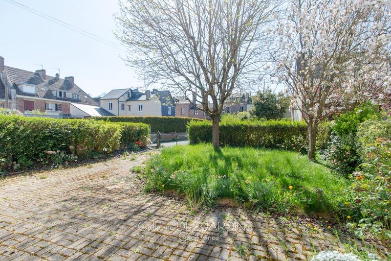 Maison de ville - 175 m² - 9 pièces