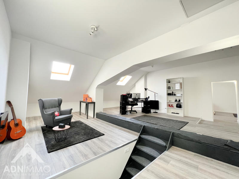 Maison - 290 m² - 8 pièces