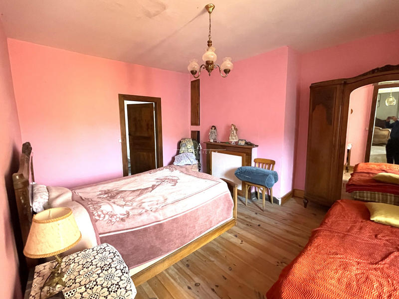 Maison ancienne - 270 m² - 6 pièces