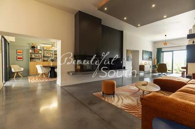 Mas - 403 m² - 8 pièces