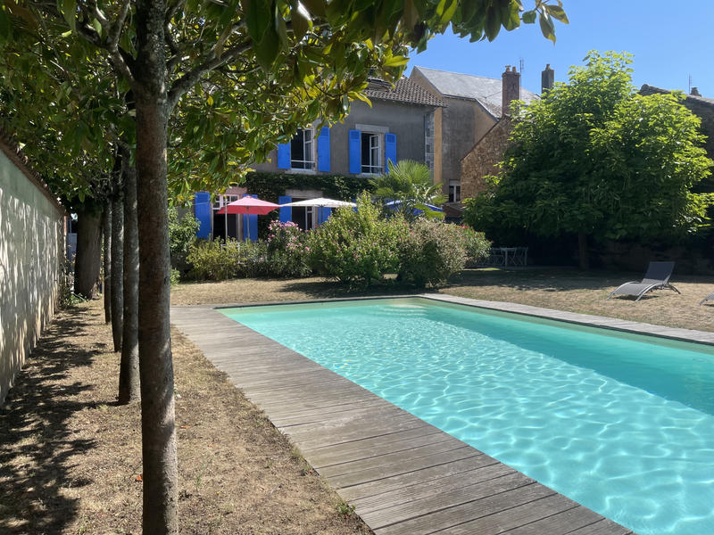 Maison - 350 m² - 14 pièces