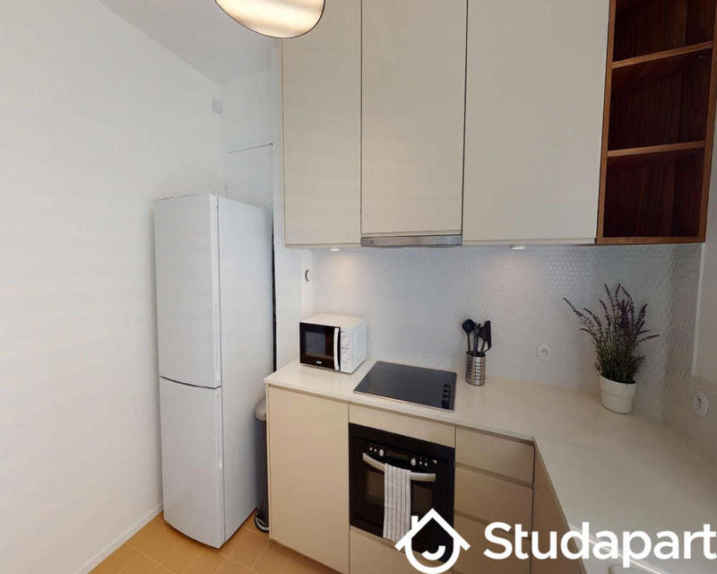 Chambre - 80 m² - 1 pièce