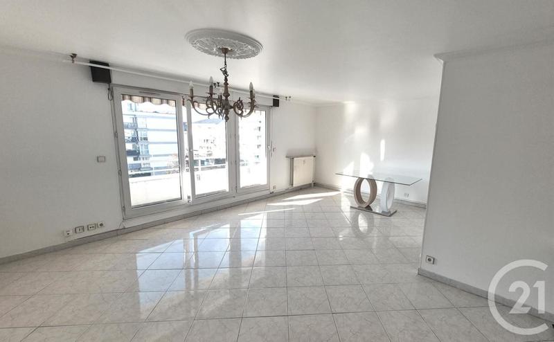 Appartement - 80 m² - 3 pièces