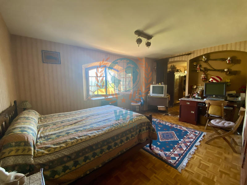 Maison - 420 m² - 17 pièces