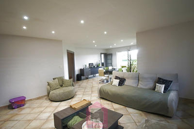 Maison - 230 m² - 7 pièces