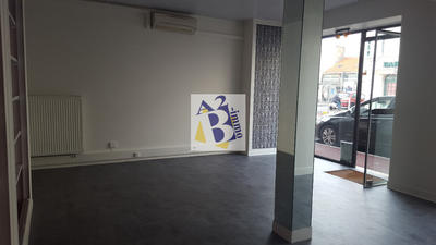 Services - 59 m² - 3 pièces