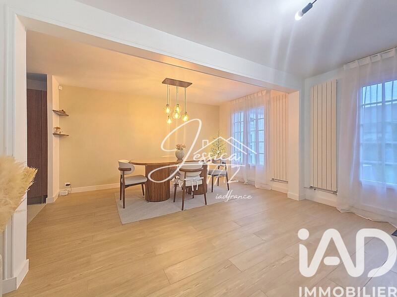 Maison - 180 m² - 9 pièces