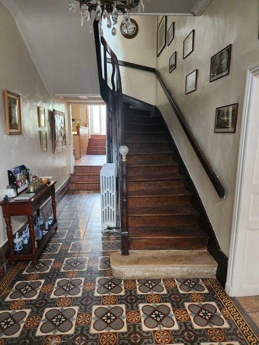 Maison - 446 m² - 13 pièces