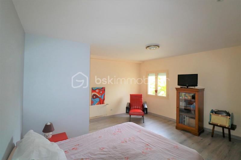 Maison - 230 m² - 7 pièces