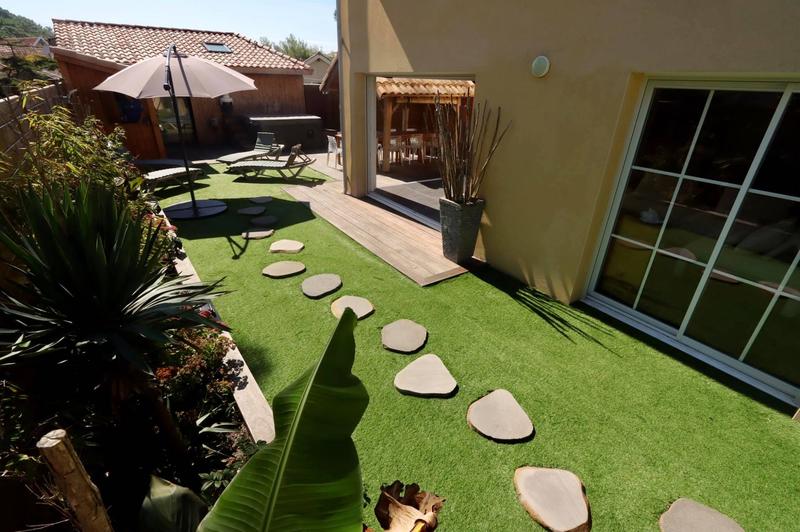 Maison - 220 m² - 6 pièces