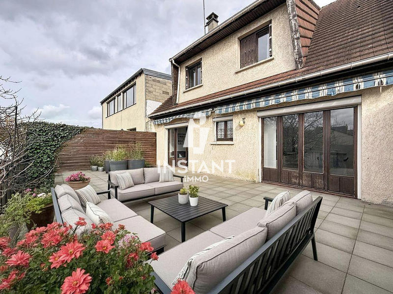 Maison - 142 m² - 8 pièces